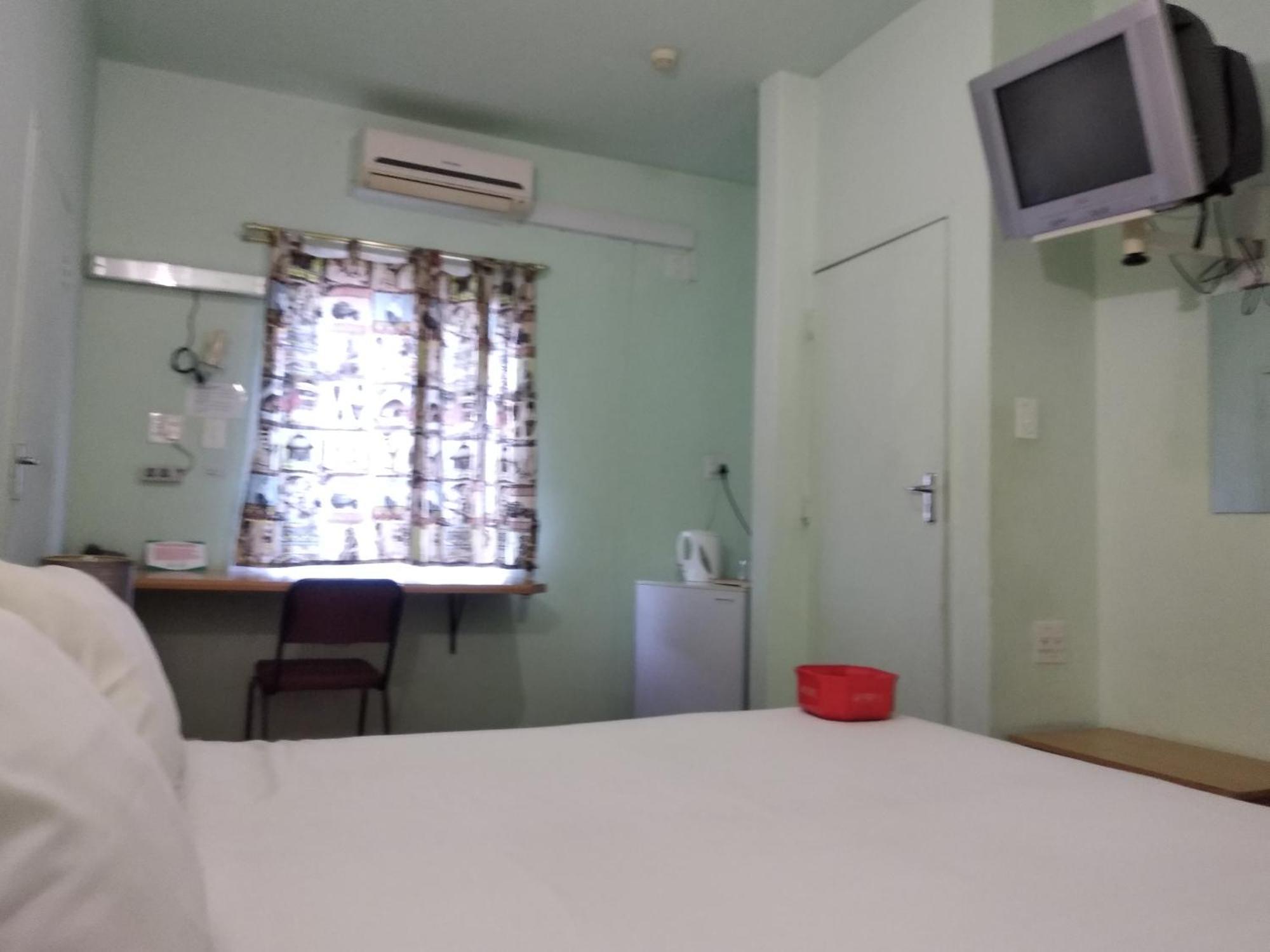 Brackendene Lodge กาโบโรเน ภายนอก รูปภาพ