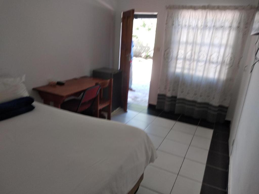 Brackendene Lodge กาโบโรเน ภายนอก รูปภาพ